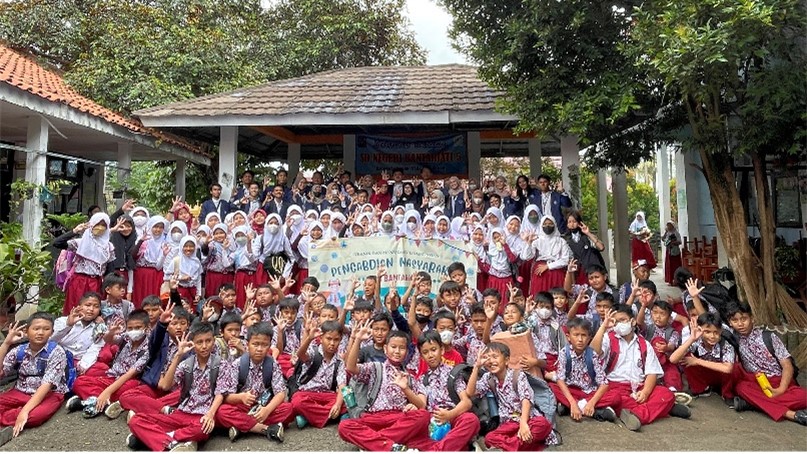 Read more about the article Mahasiswa Sekolah Vokasi IPB University Dorong Peningkatan Sekolah Adiwiyata di Bogor